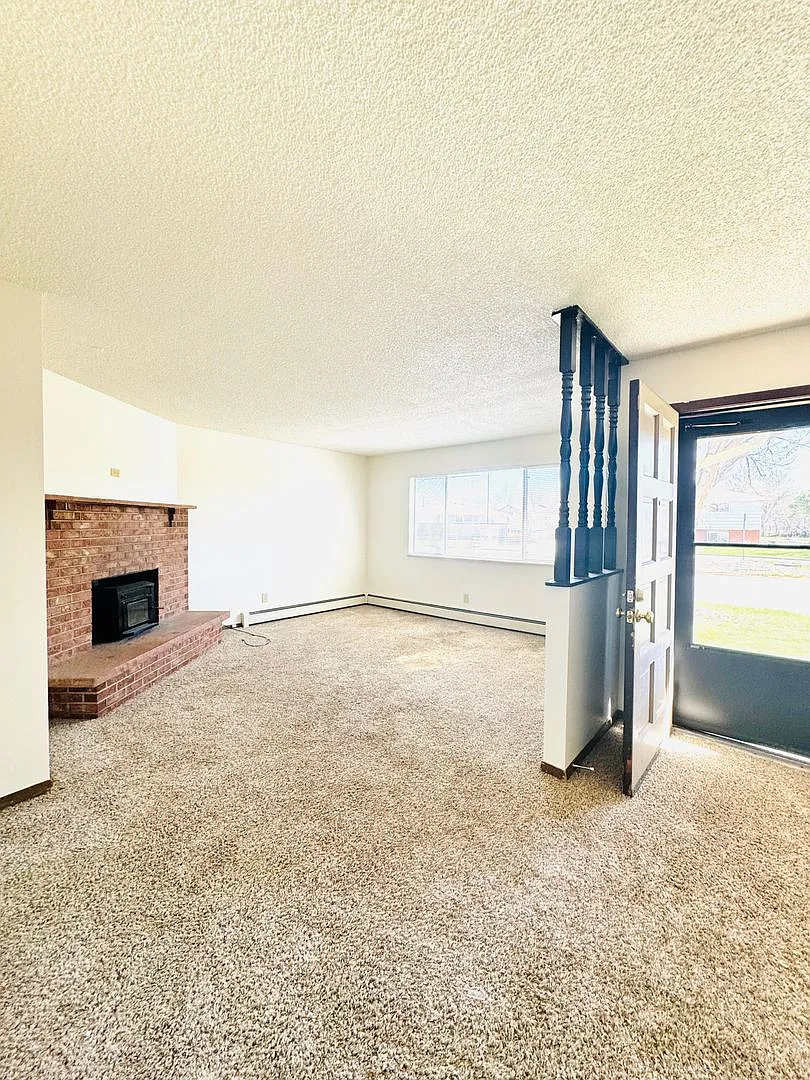 SW Loveland Home near Thompson Valley — Photo 3