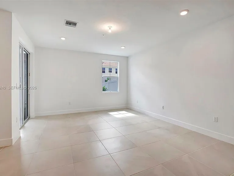 129 SW 171st Way — Photo 11