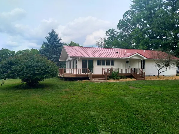 7713 Roosevelt Rd, Holton, MI 49425