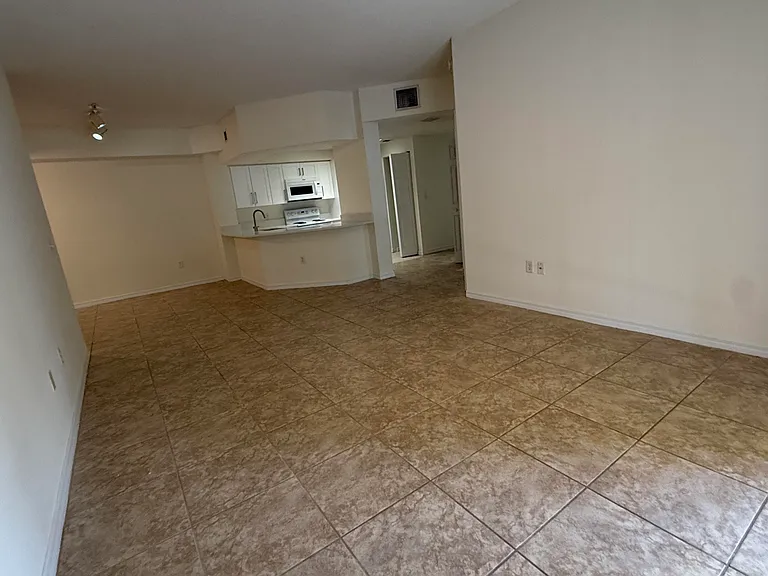 3020 Alcazar Pl #303 — Photo 14