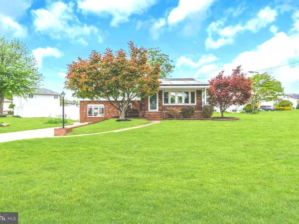 105 Gary Dr, Hamilton, NJ 08690