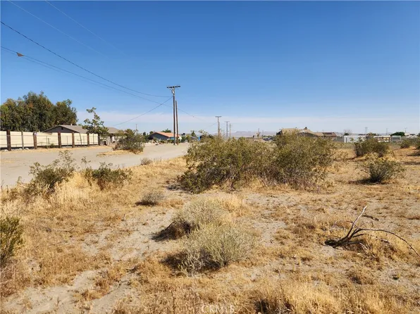 2 Horizon Ct, Phelan, CA 92371