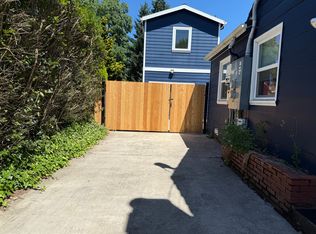 3553 SE Long St #2, Portland, OR 97202