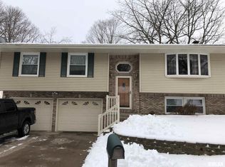 1528 7th St NW, Clinton, IA 52732