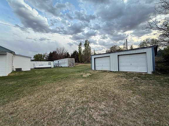 3rd image of 402 I St