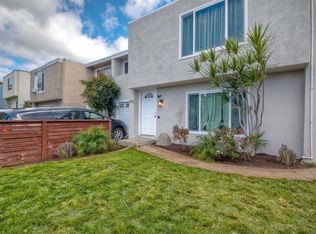 915 Raintree Pl, Vista, CA 92084