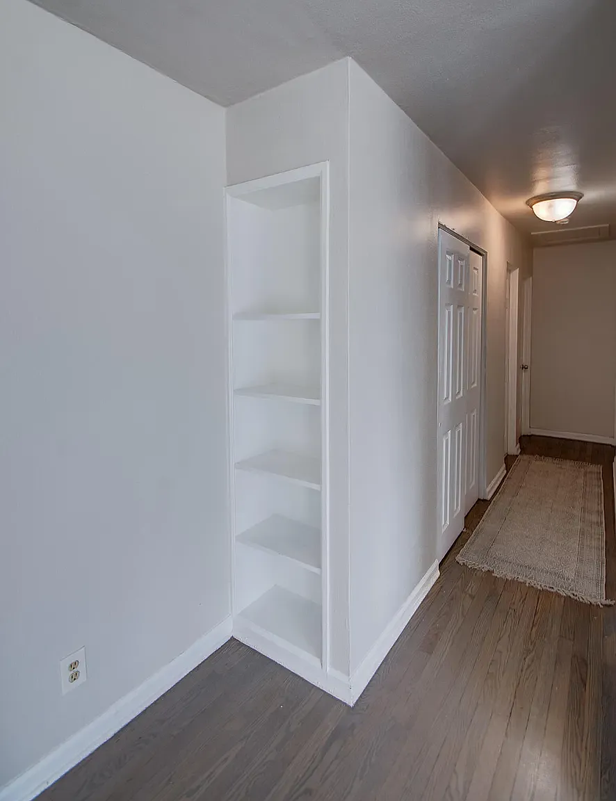 4 bed, 1894 sqft, $2,000 — Photo 2