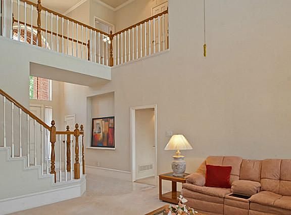 4th image of 5813 Bassinghall Ln