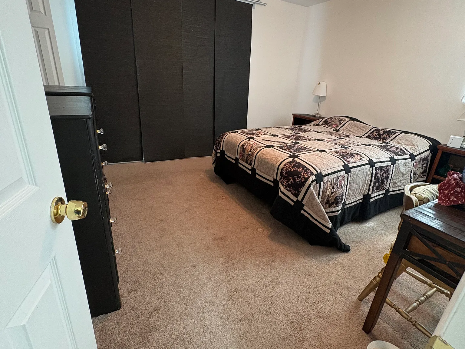 3 bed, 1050 sqft, $2,100 — Photo 3