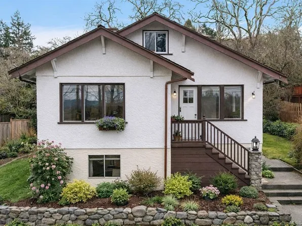 1085 Primrose Rd, Saanich, BC V8Z 4S6