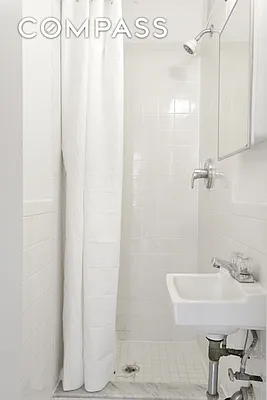 Rented by Compass | media 24