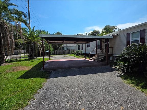 2nd image of 505 W Howze Beach Rd
