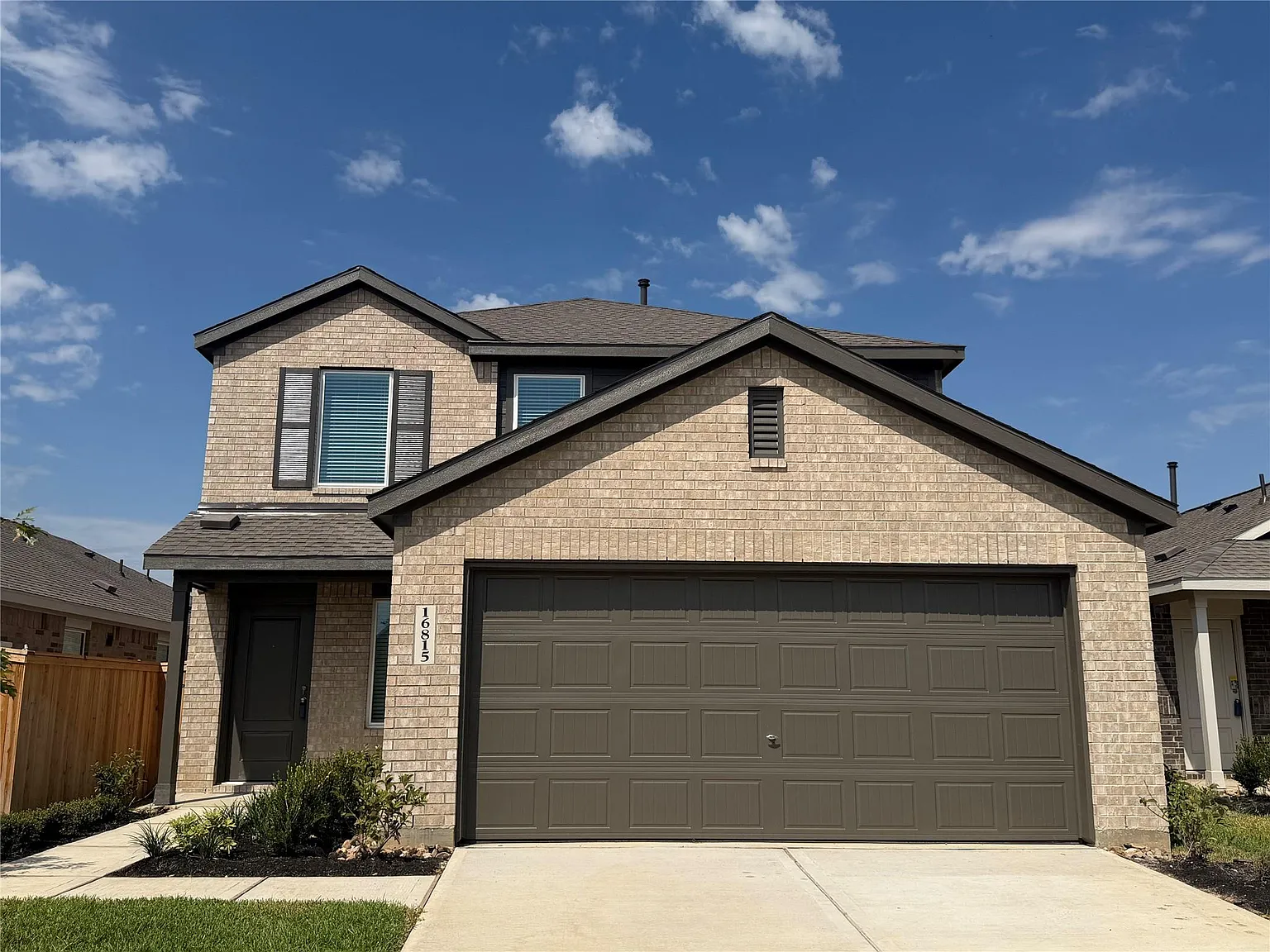 4 bed, 2.5 bath, 1951 sqft, $1,850 — Photo 1
