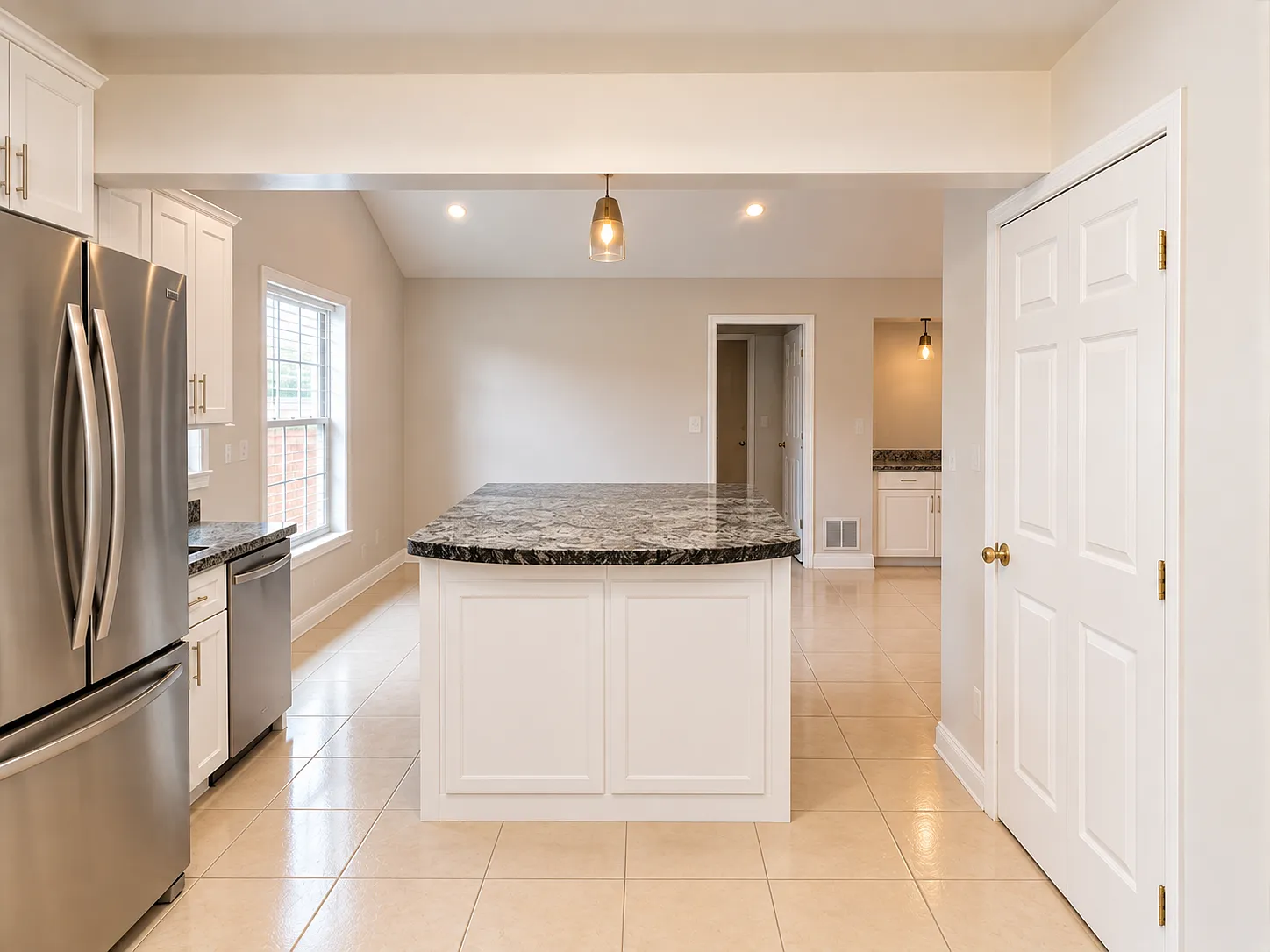 3 bed, 1946 sqft, $2,000 — Photo 2