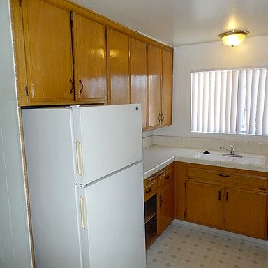 5th image of 4652 33rd St APT 8