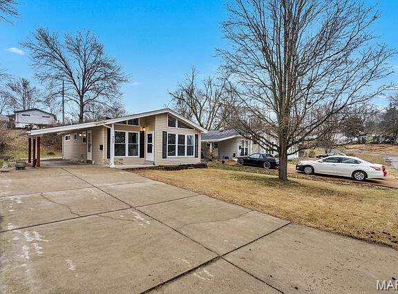 3rd image of 312 Ballwin Ave