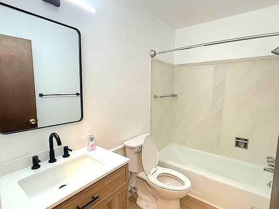 3rd image of 6150 Cobblers Dr APT 118
