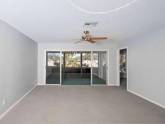 4th image of 900 Henderson Creek Dr #B109
