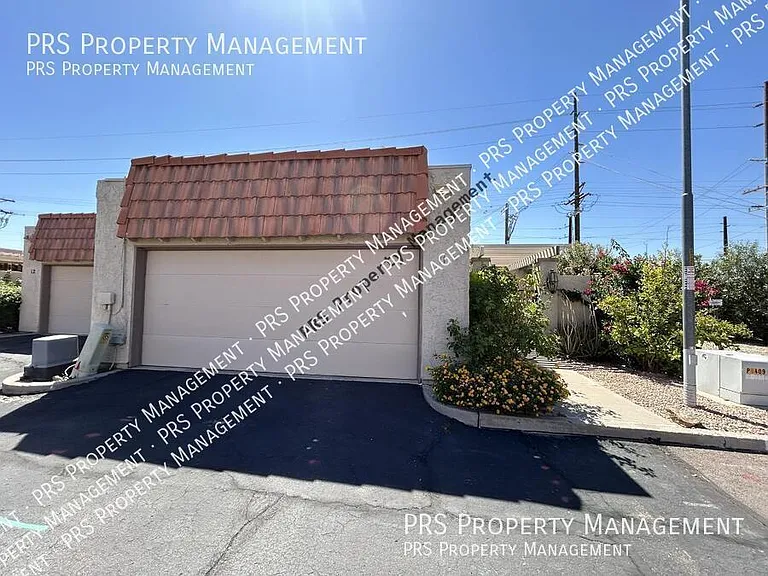 5100 N Miller Rd #11 — Photo 2