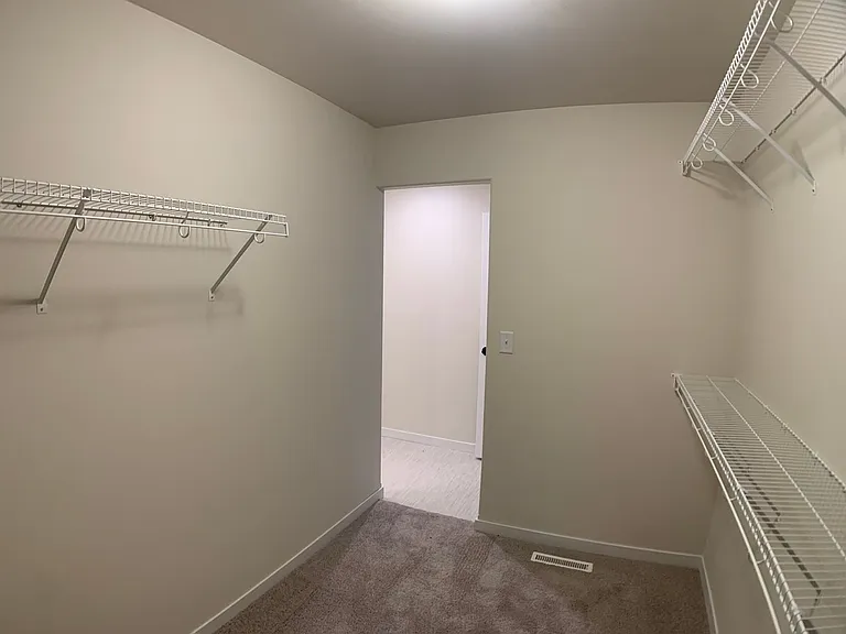 1360 Goldenwood Dr NW — Photo 38