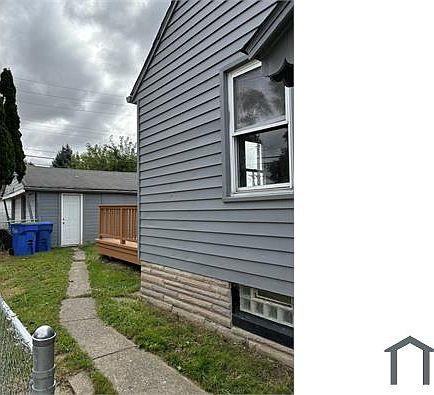 4th image of 21098 La Salle Blvd