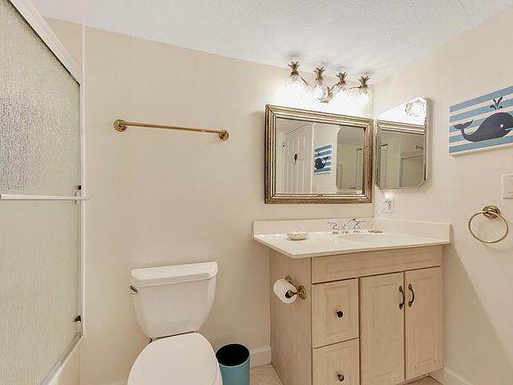 3rd image of 1480 Ocean Dr APT 3C