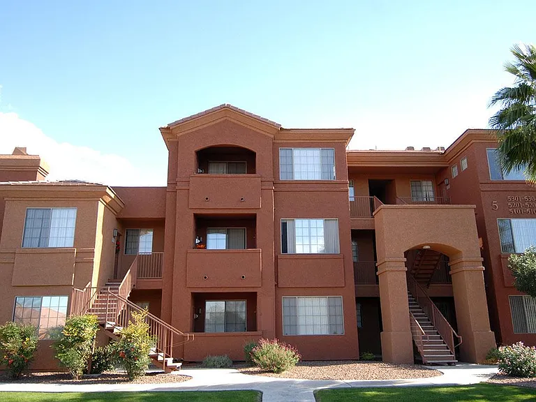 Summerlin Villas — Photo 2
