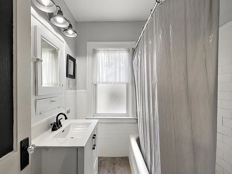 2256 W Philadelphia St — Photo 3