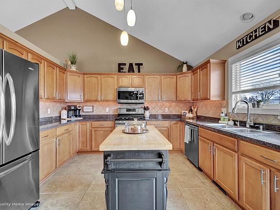 5th image of 10045 Wisteria Ln
