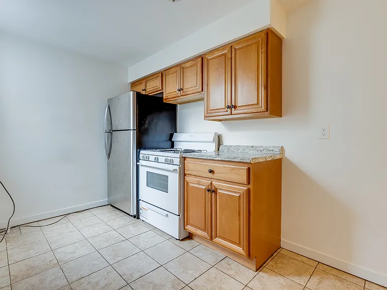 525 Washington Ave #3 — Photo 6