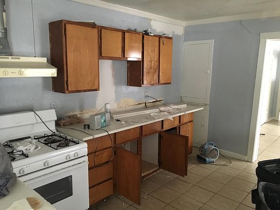 3rd image of 2914 NW 25th St APT A