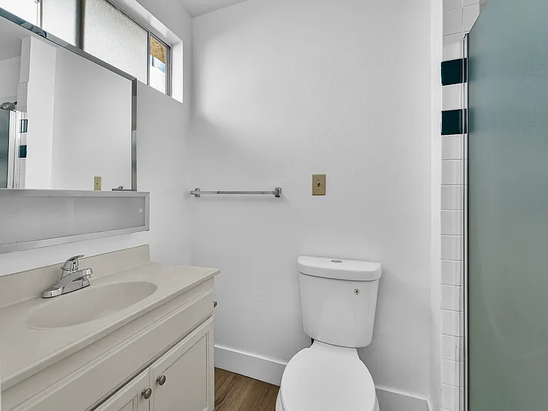 4320 Mammoth Ave #209 — Photo 19