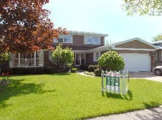 2415 N Brighton Pl, Arlington Heights, IL