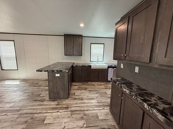 4th image of 4901 Lathrop Rd #105
