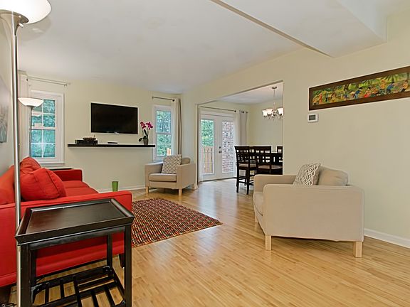 3rd image of 969 Holborn Ct