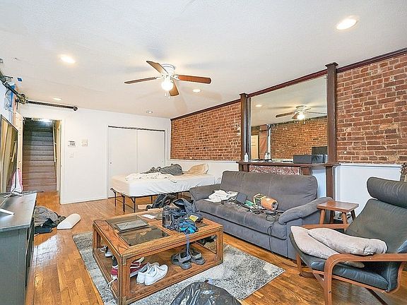 4th image of 166 W 123rd St #A