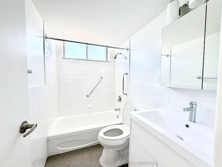 525 Eglinton Ave E #804 — Photo 15