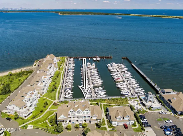 4 Halfmoon Court #904, Highlands, NJ 07732