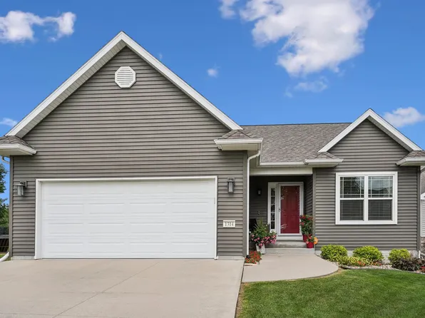 1314 Hummingbird Cir, Waterloo, IA 50702