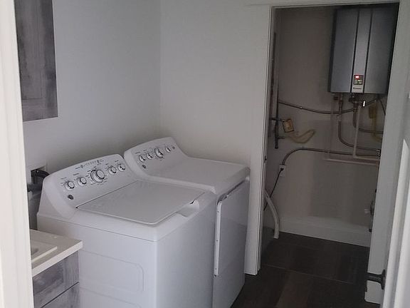 4th image of 3522 Academy Dr SE #5546