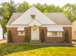 1751 E 238th St, Euclid, OH 44117