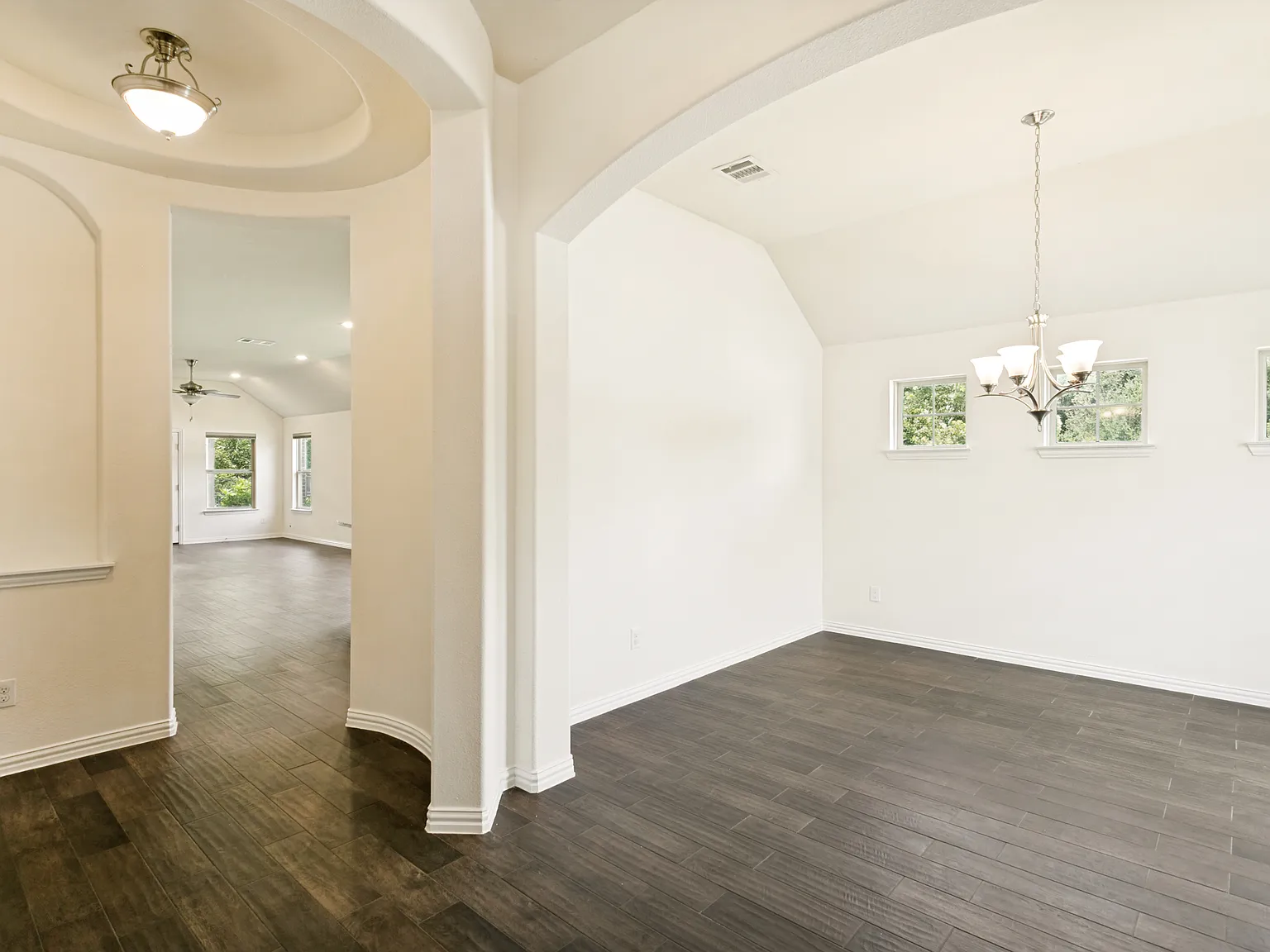 3 bed, 2038 sqft, $2,950 — Photo 4