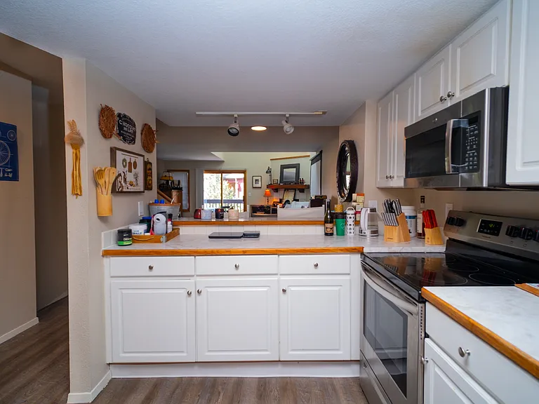 2829 Springdale Ln — Photo 3