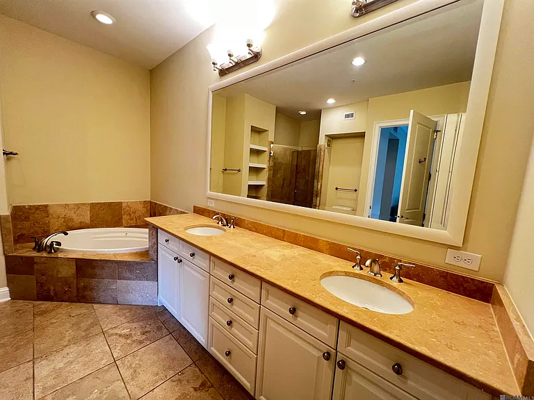 998 Stanford Ave #518 — Photo 10