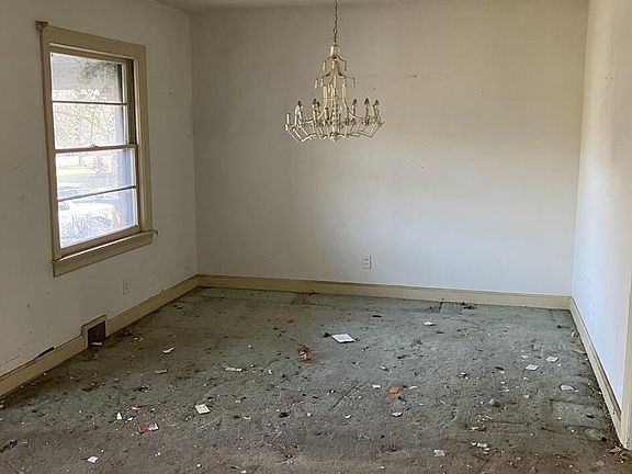 5th image of 710 East Dr