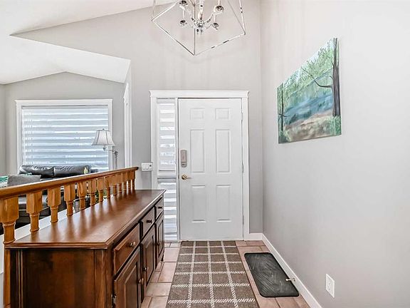 2nd image of 76 NW Riverside Way SE