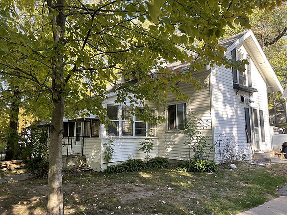 2nd image of 920 Park Ave