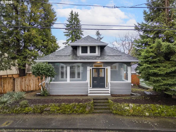 8130 SE Madison St, Portland, OR 97215