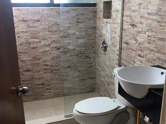 3rd image of 1050 N Ashford Avenue Ave N #5D