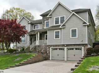 26 Crestwood Cir, Budd Lake, NJ 07828